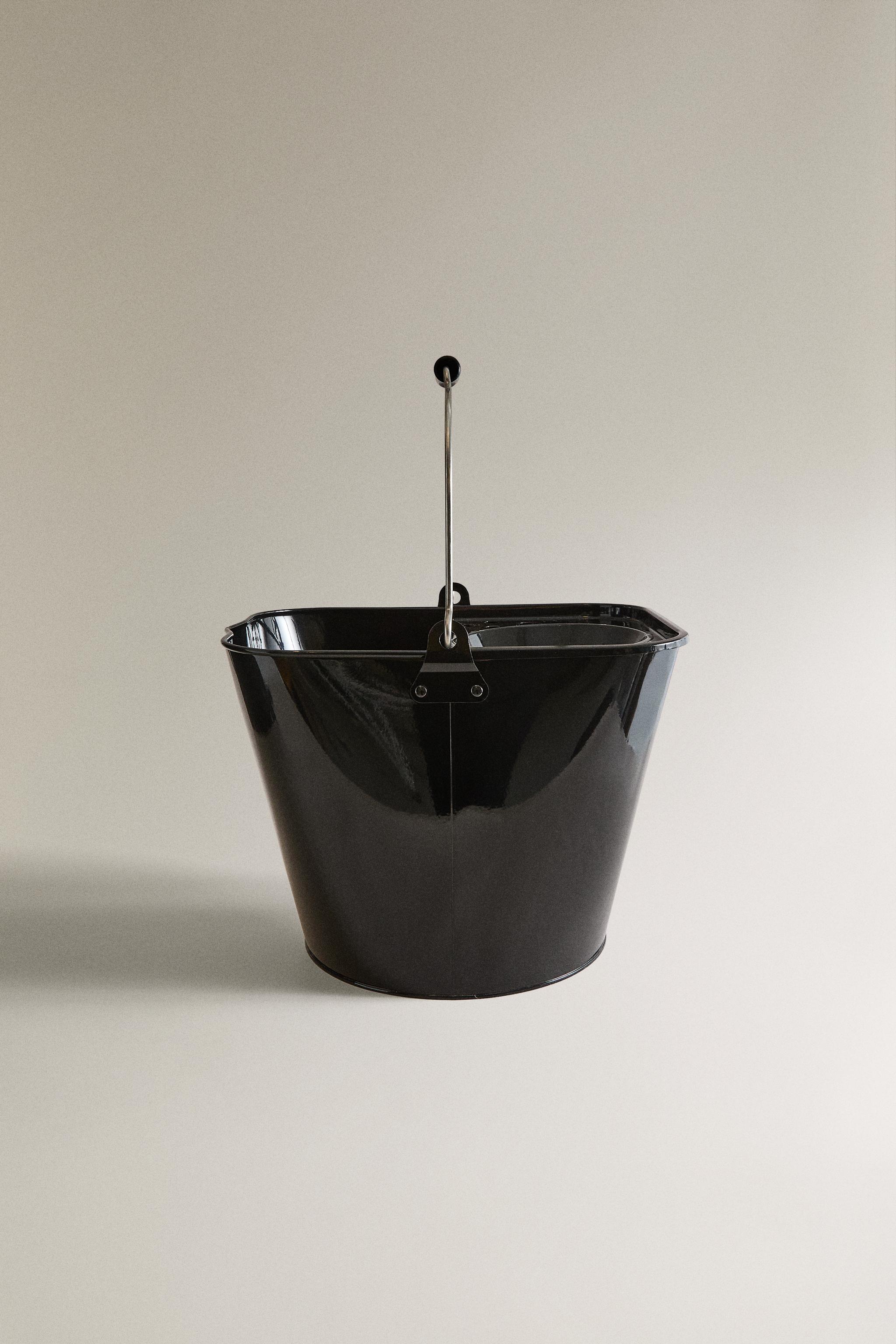 MOP BUCKET WITH WRINGER